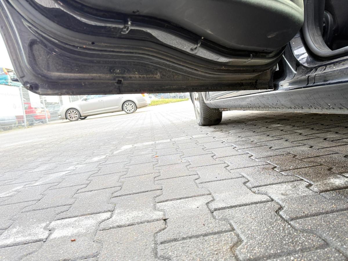 Ford Mondeo BA7 original Tür hinten links Panther Schwarz Rohbau Kombi BJ09 Ford Mondeo BA7 original Tür hinten links Panther Schwarz Rohbau Kombi BJ09